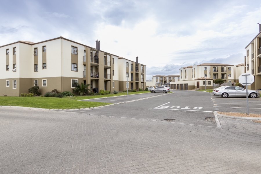 2 Bedroom Property for Sale in Guldenland Western Cape